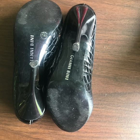 Shoes - Picture 3 of 3